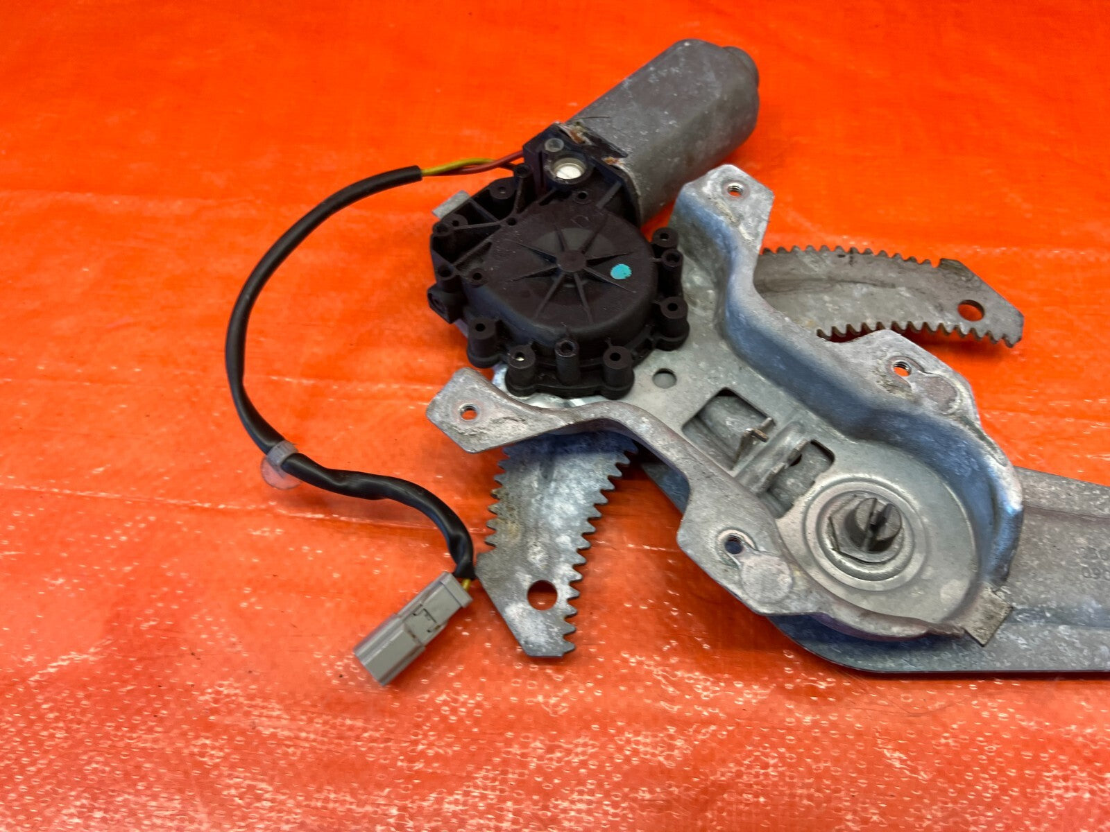 96 00 HONDA CIVIC 4D SEDAN DRIVER LEFT REAR WINDOW REGULATOR MOTOR OEM #162  6