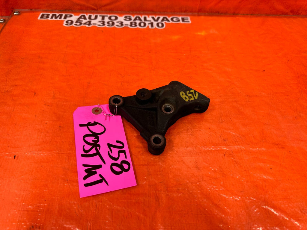 02 05 HONDA CIVIC SI EP3 HATCHBACK   ENGINE MOTOR POST MOUNT BRACKET   OEM #2580
