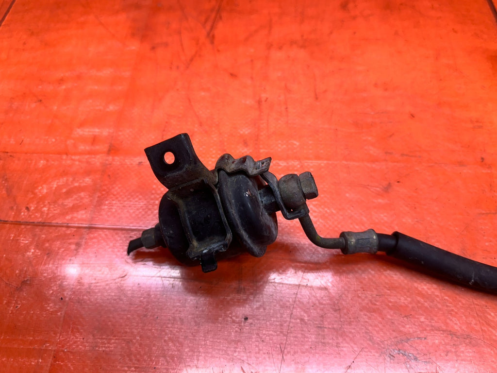 97 01 HONDA PRELUDE 2.2L FUEL FILTER HOUSING BRACKET FEED LINE HOSE OEM #3366