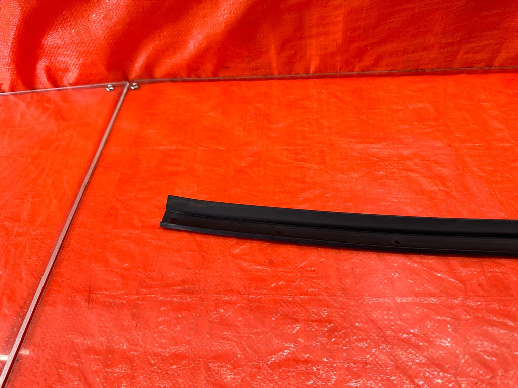 14 18 INFINITI Q50   DRIVER LEFT FRONT   LOWEER DOOR WEATHER STRIP   OEM #1858