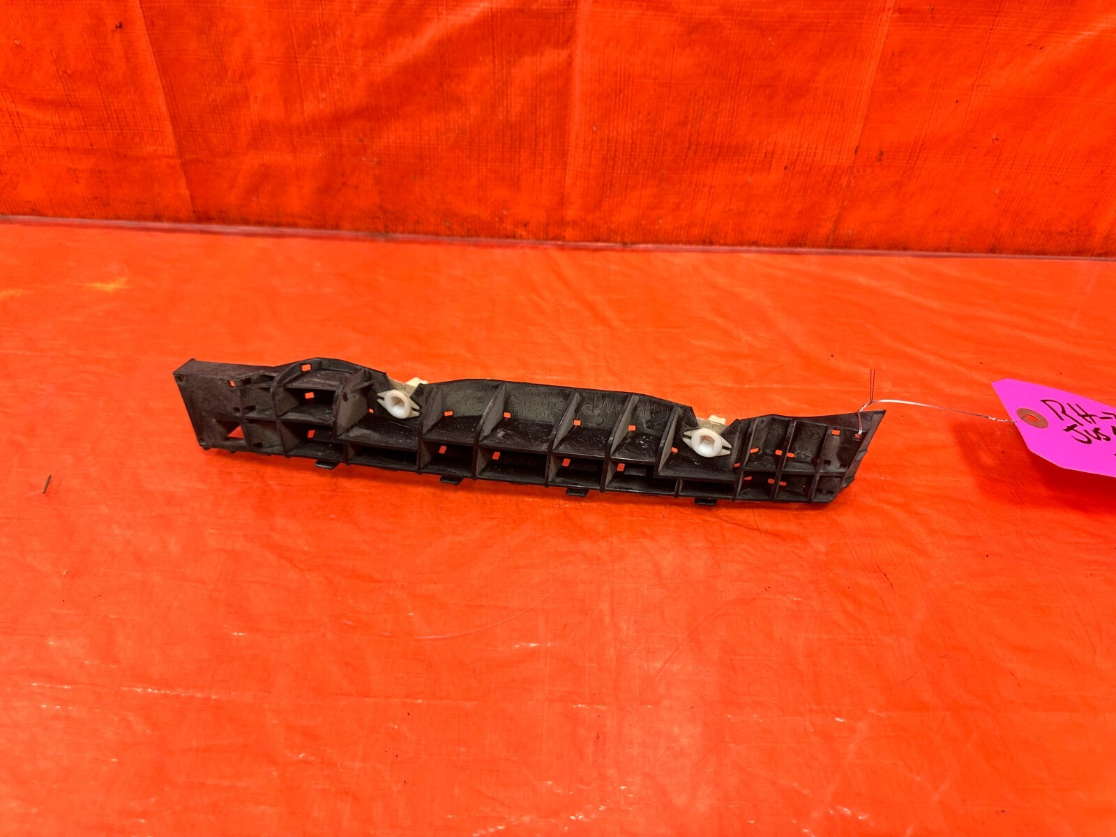 08 14 SUBARU IMPREZA WRX & STI WAGON   RIGHT BUMPER CLIP   OEM FACTORY #2834