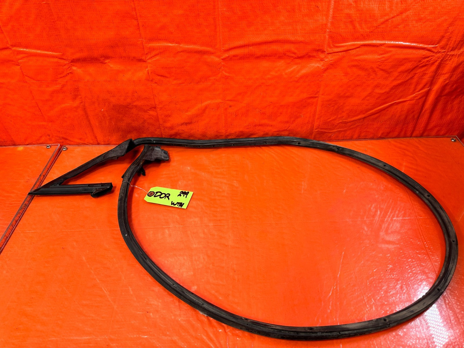 10 16 HYUNDAI GENESIS COUPE   DRIVER LEFT DOOR WEATHER STRIP RUBBER SEAL GASKET0