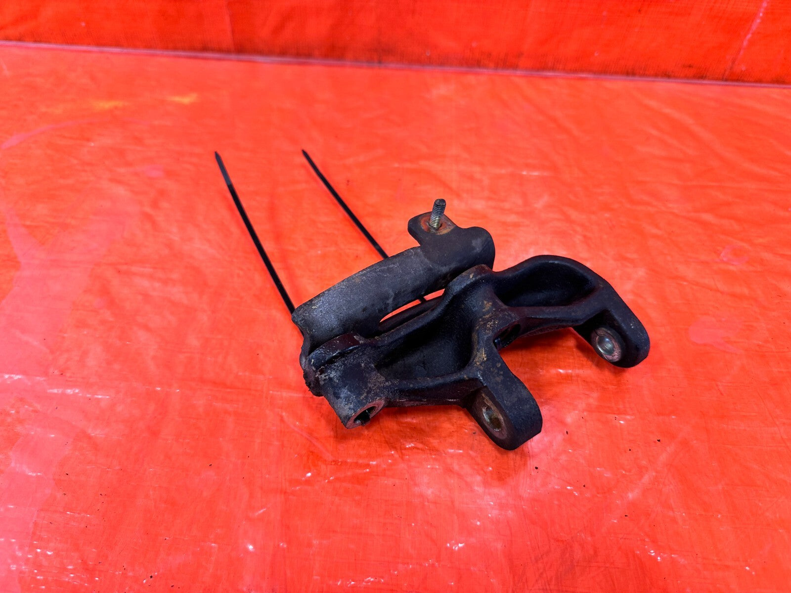 93 95 HONDA DEL SOL & 92 95 CIVIC   D15B7 D16Z6 ALTERNATOR MOUNTING BRACKETS 2724