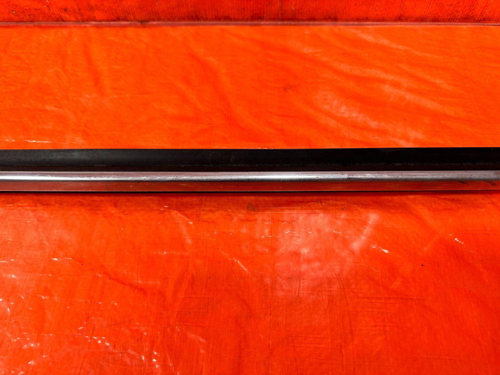 08 15 INFINITI G37 COUPE &   DRIVER LEFT EXTERIOR WINDOW GLASS TRIM OEM 2782