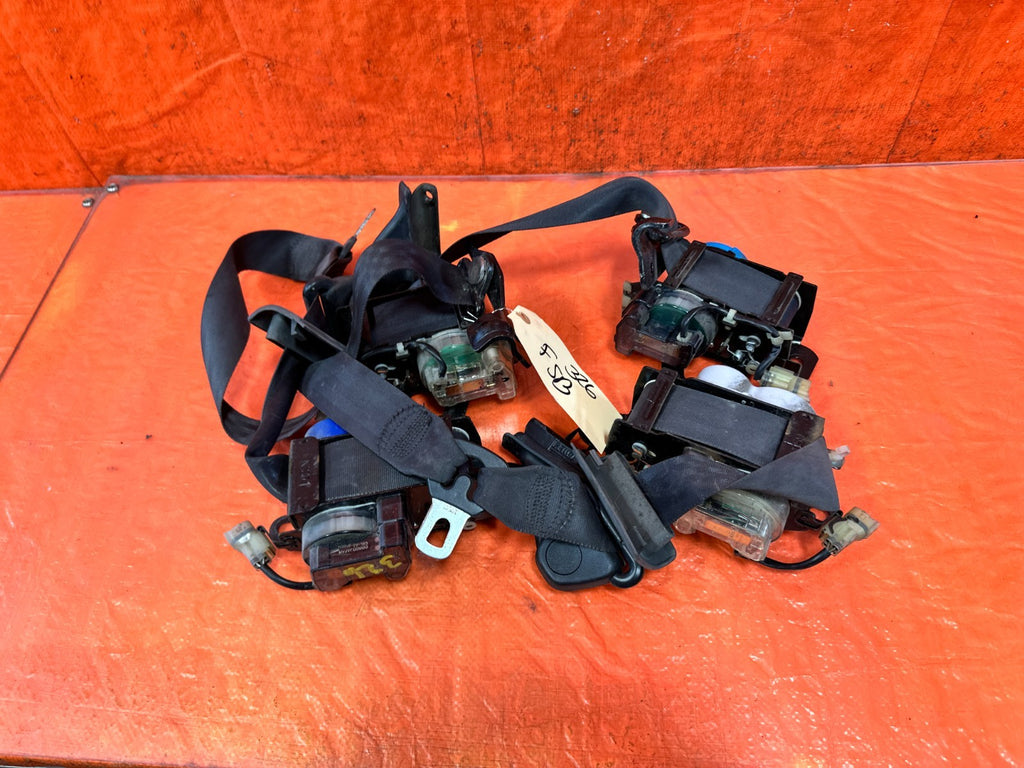 90 91 HONDA CIVIC HATCHBACK   LEFT & RIGHT FRONT SEAT BELTS   OEM 3278