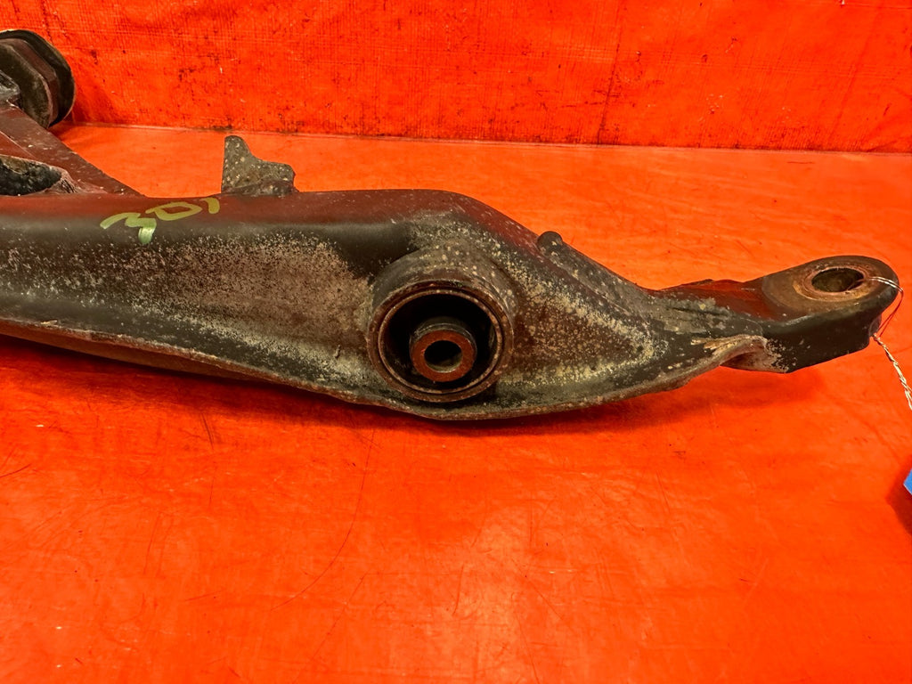 97 01 HONDA CR V CRV   CONTROL ARM   FRONT LOWER DRIVER LEFT SIDE   OEM #3012