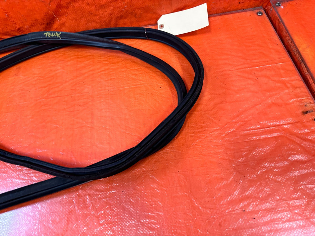 18 22 HONDA ACCORD   TRUNK MOUNTED WEATHER STRIP RUBBER GASKET LINER  OEM #3244