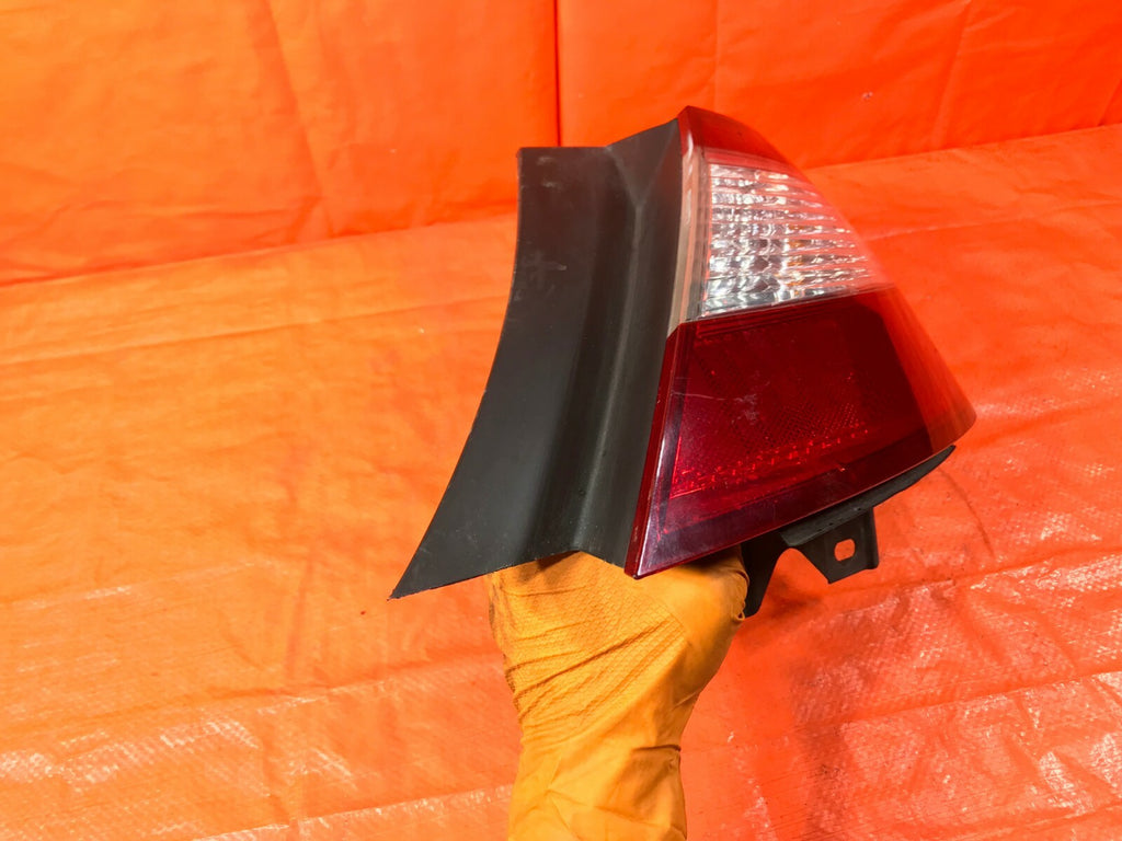 OEM 2009 2010 2011 HONDA CIVIC   COUPE   PASSENGER RIGHT TAIL LIGHT LAMP 09 105
