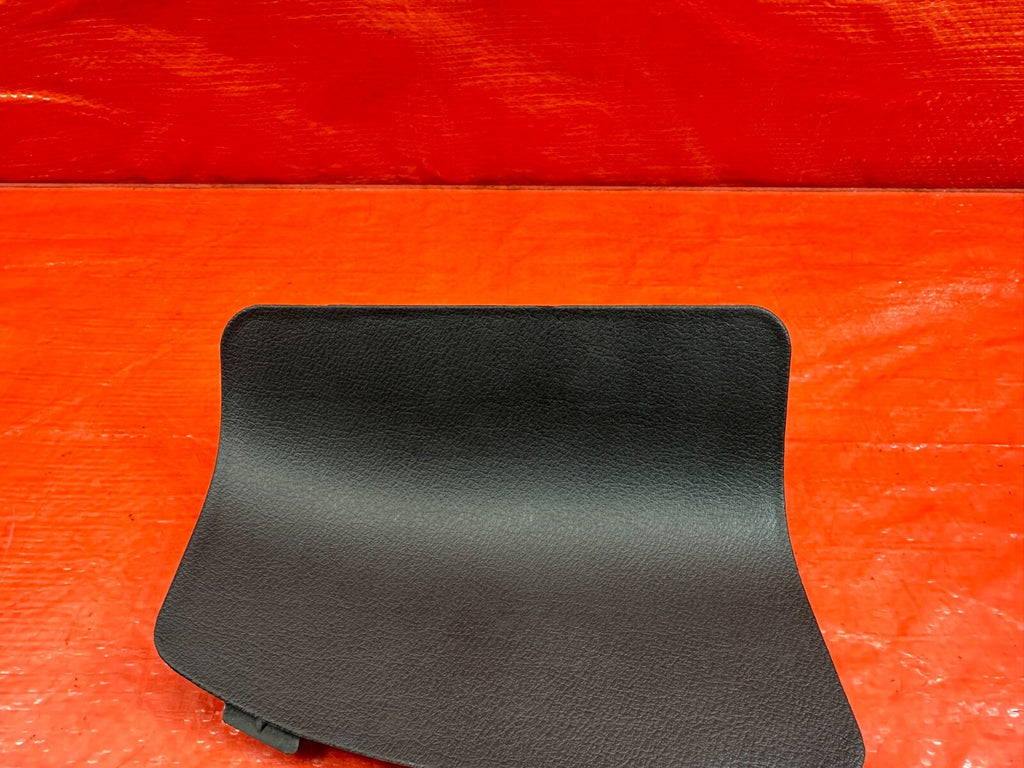 02 05 HONDA CIVIC SI EP3 HATCHBACK   TAIL LIGHT TRIM PLASTIC COVER LEFT OEM #1867