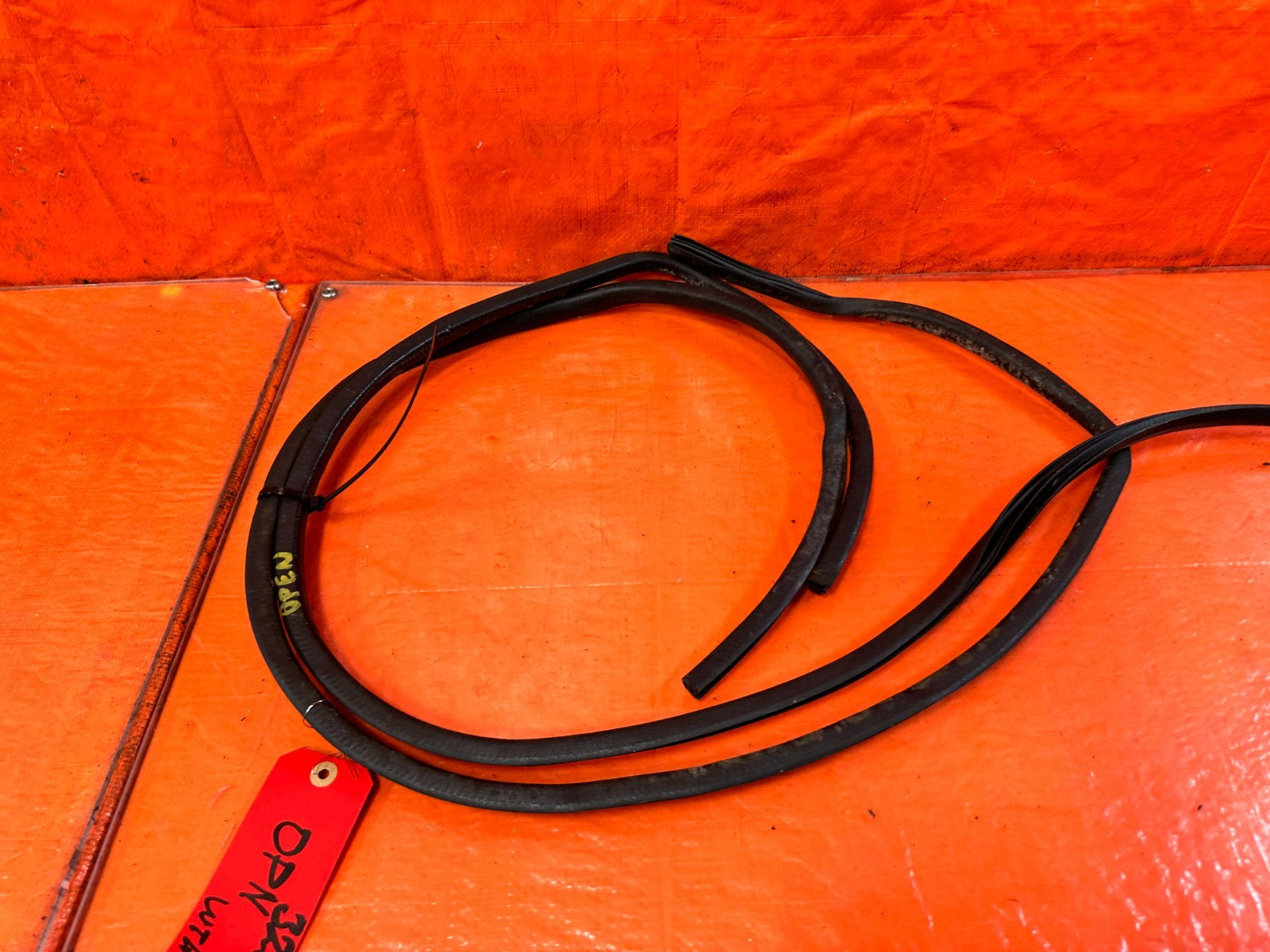 92 95 HONDA CIVIC 2D COUPE CHASSIS 2 DOOR OPEN TRIM WEATHER STRIP LEFT FRONT 3276