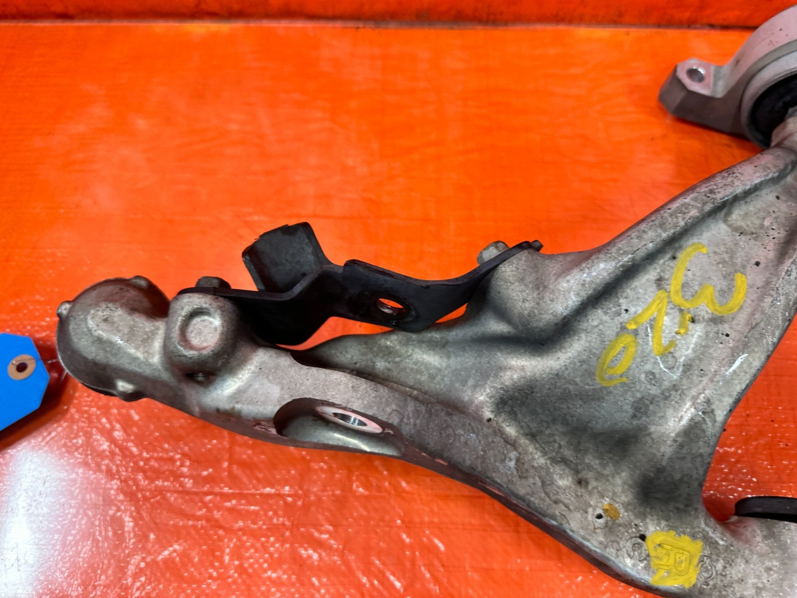 08 15 INFINITI G37 Q60   RWD ONLY   PASSENGER RIGHT FRONT LOWER CONTROL ARM 3206