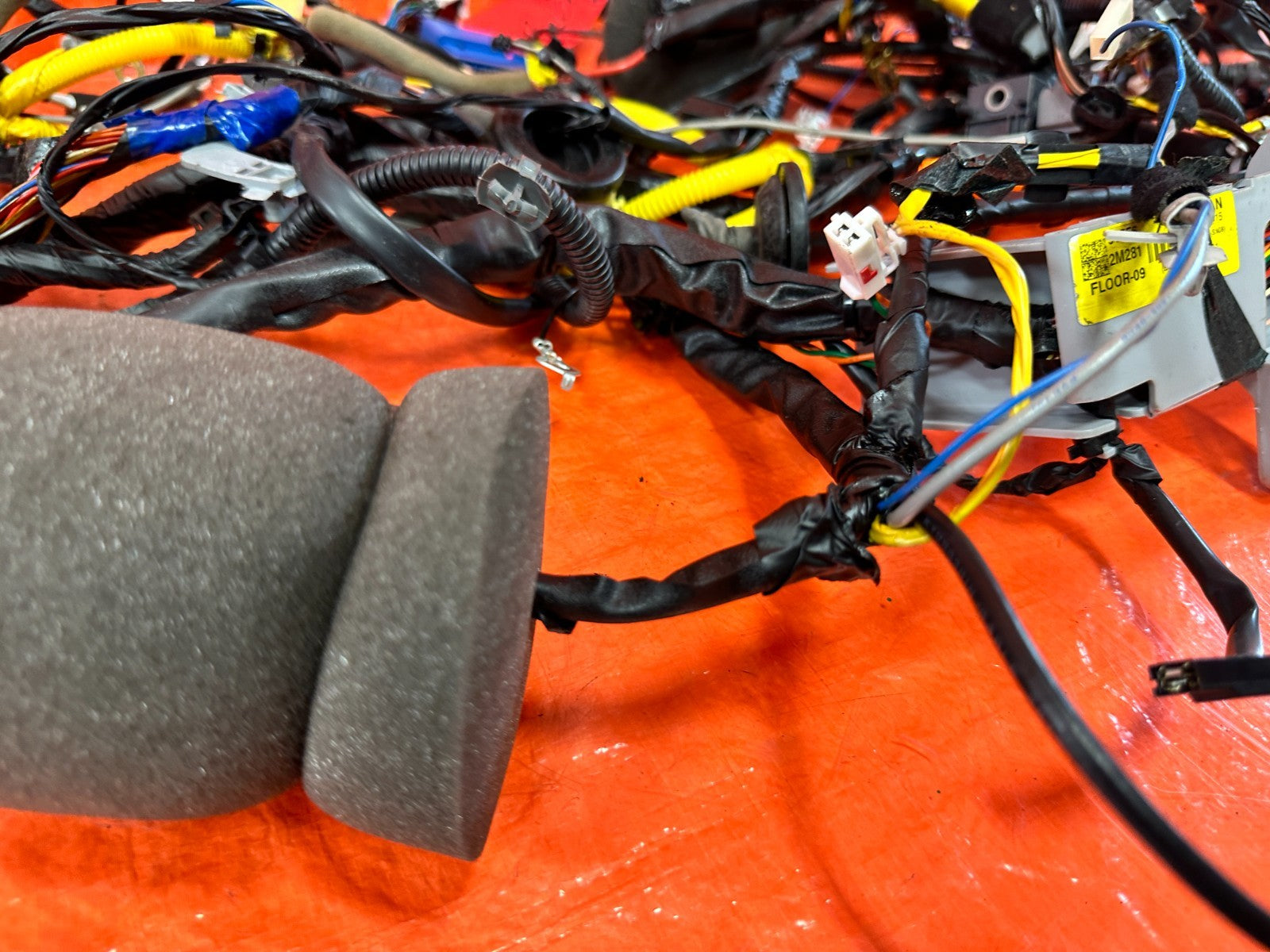 2016 16 HYUNDAI GENESIS COUPE 3.8L   INTERIOR FLOOR WIRE HARNESS WIRING LOOM 30216