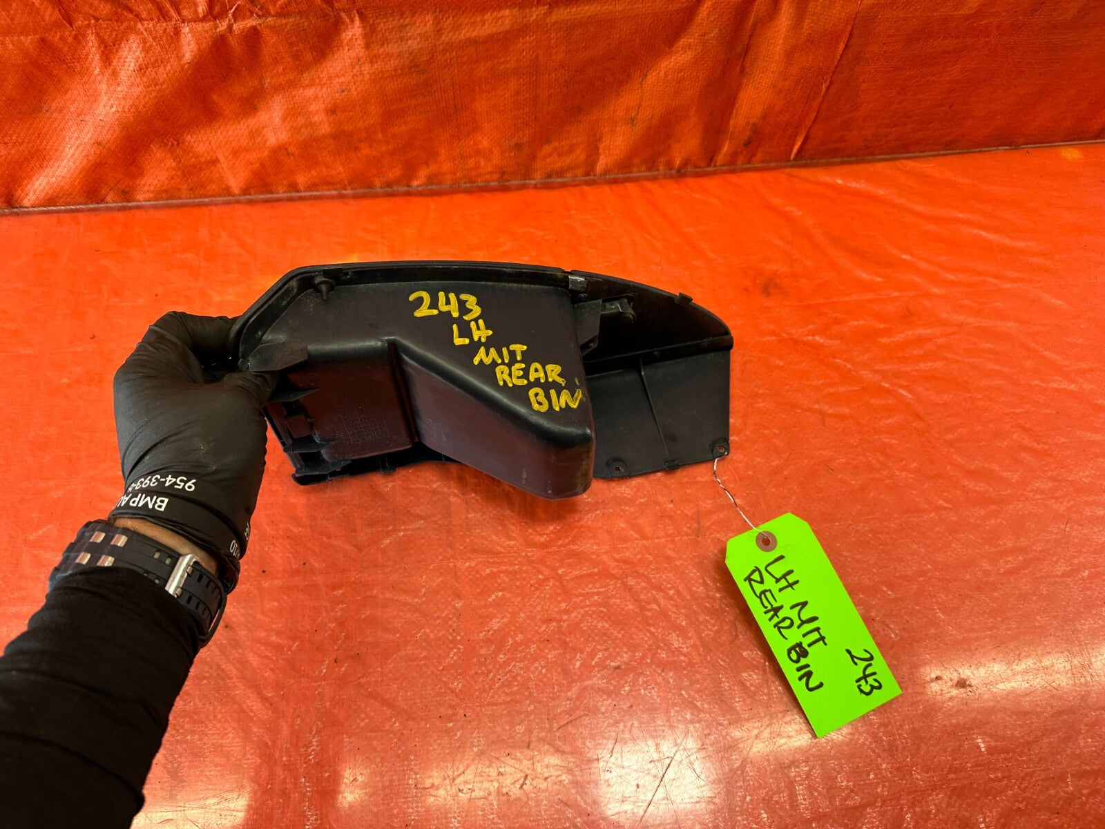 88 89 HONDA CRX DX   DRIVER LEFT REAR CARGO STORAGE COMPARTMENT OEM #2436