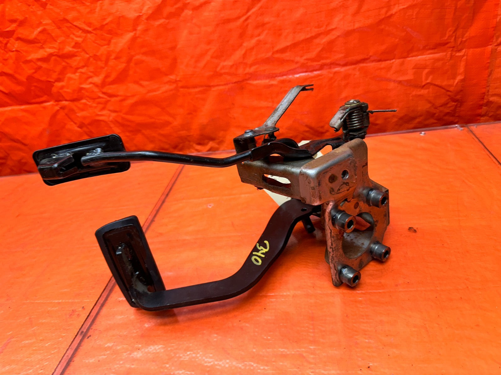 94-01 ACURA INTEGRA AUTOMATIC TRANSMISSION GAS BRAKE PEDALS ASSEMBLY OEM #34010