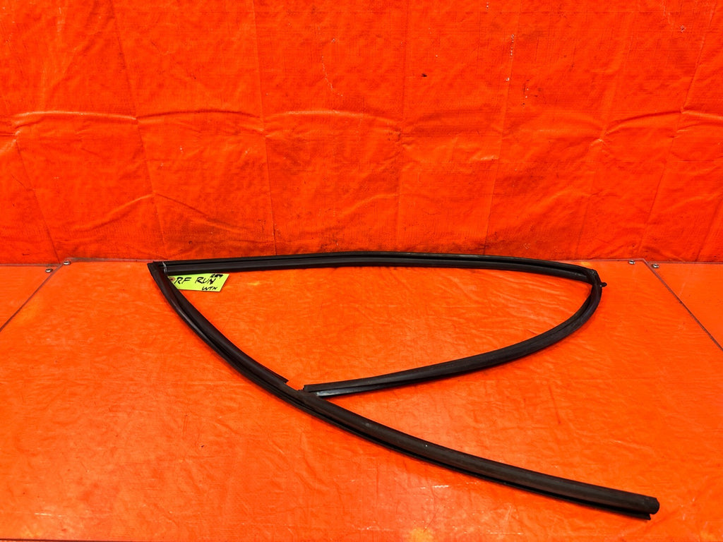 96 00 HONDA CIVIC SEDAN PASSENGER RIGHT FRONT RUN CHANNEL OEM #2970