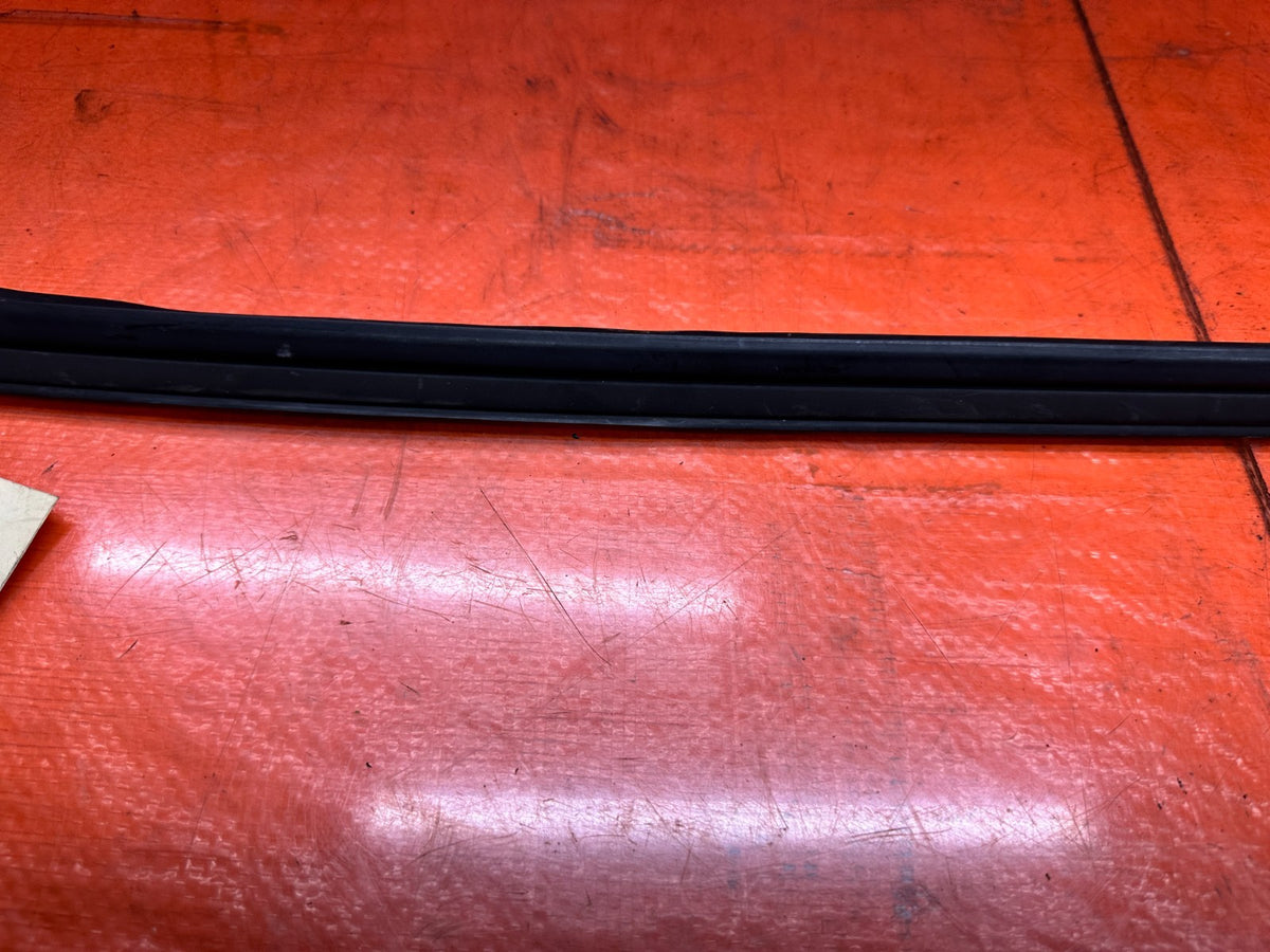 1994-2001 ACURA INTEGRA PASSENGER RIGHT WINDSHIELD PILLAR TRIM OEM #3405