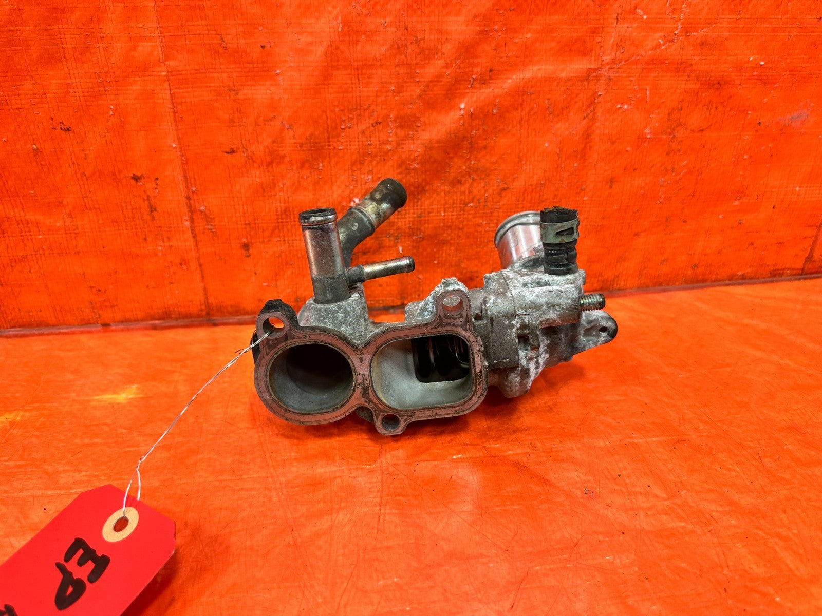 04 11 MAZDA RX8 RX 8   13B MSP WATER NECK OUTELT PASSAGE W/ THERMOSTAT HOUSING3