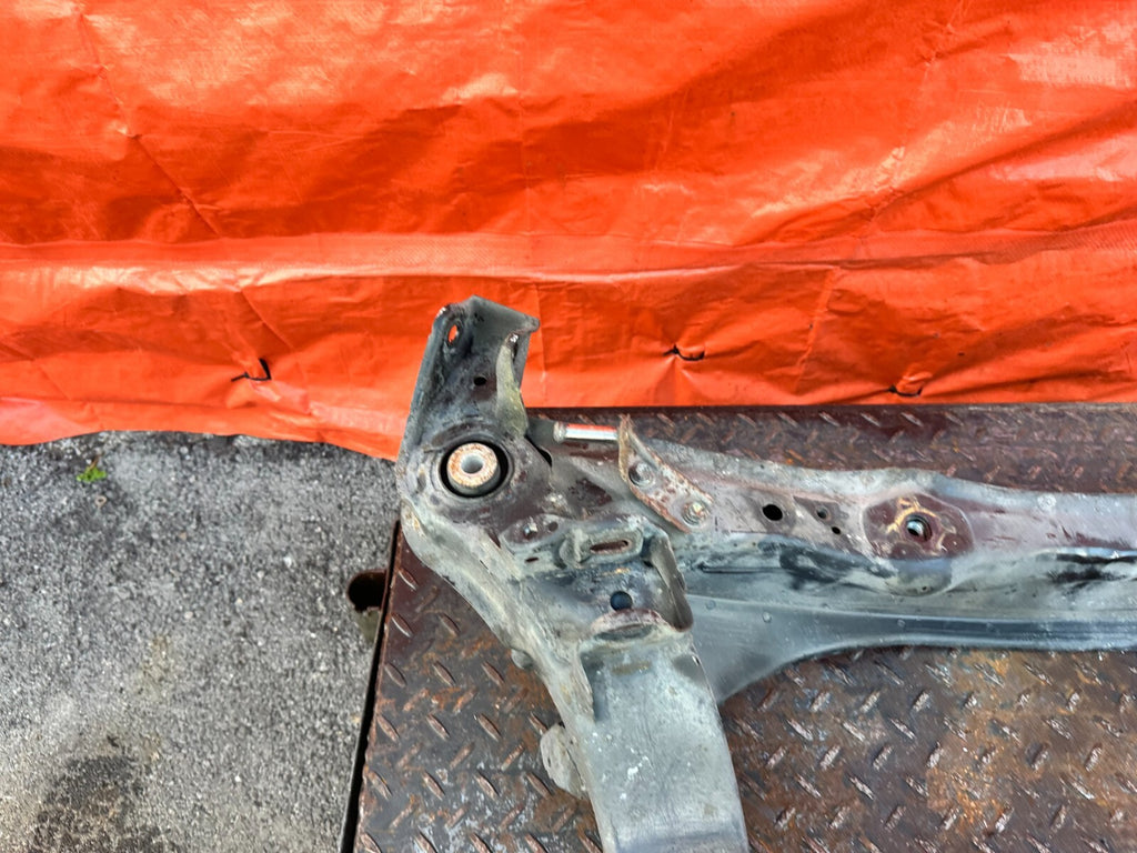 92 00 LEXUS SC300   REAR SUBFRAME SUB FRAME BRACKET BRACE   OEM FACTORY #27615