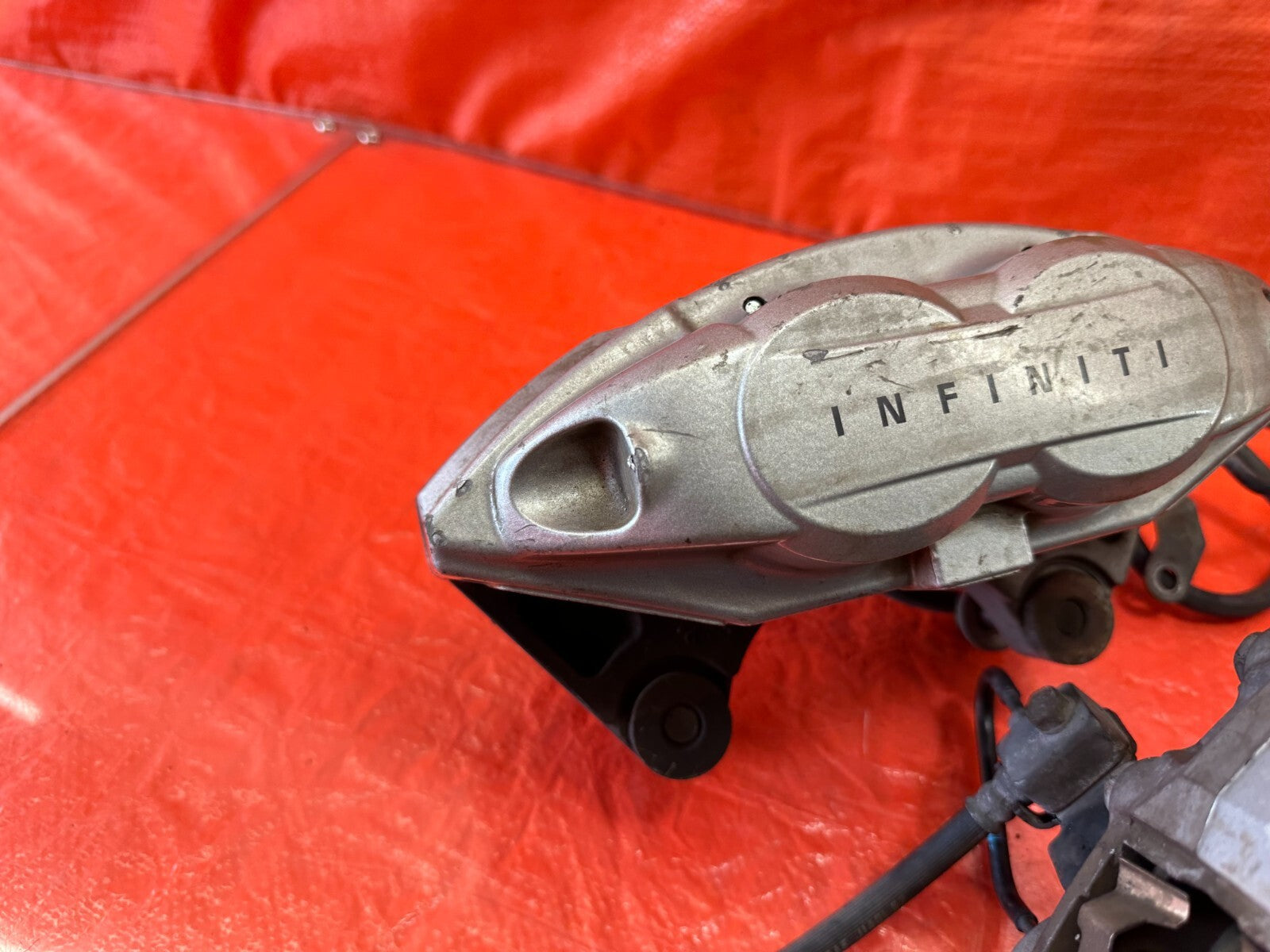 08 15 INFINITI G37 & Q60 SPORT   AKEBONO   BRAKE CALIPERS LEFT & RIGHT   OEM 18818