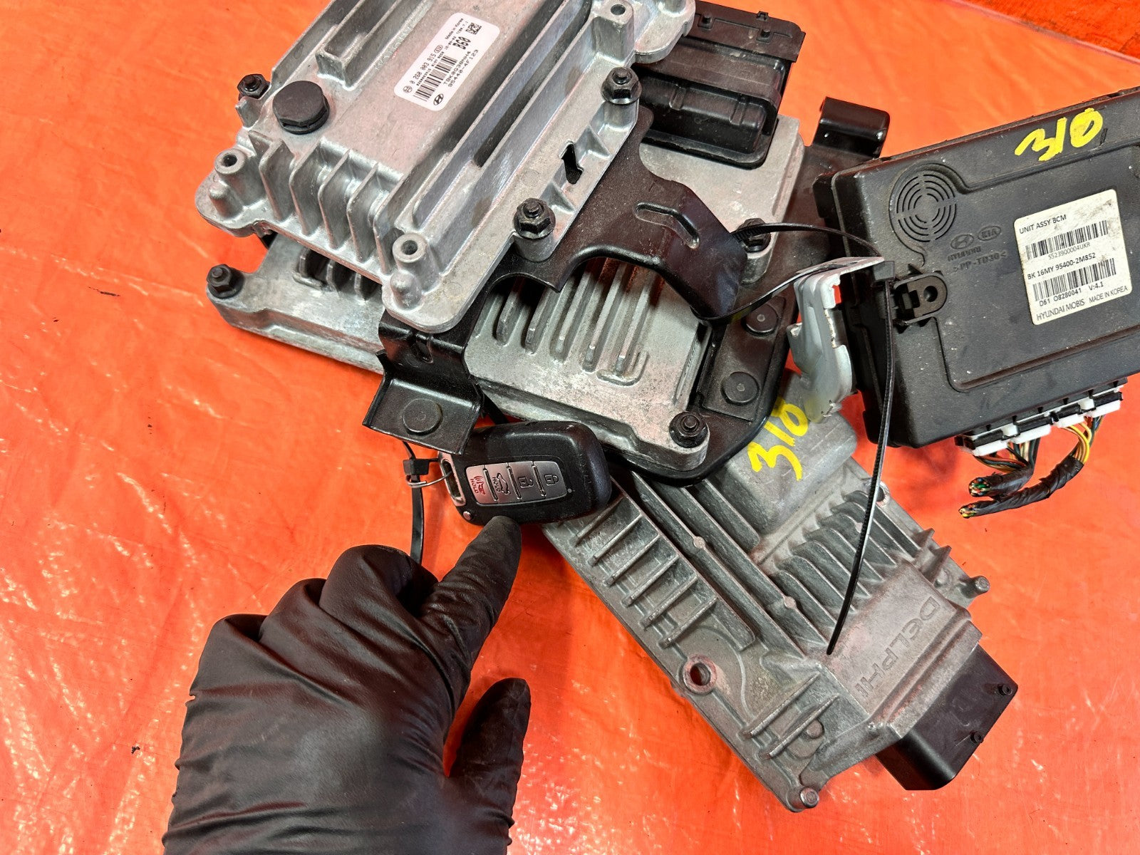 14 16 HYUNDAI GENESIS COUPE 3.8L   AUTOMATIC ECU W/ KEY BCM TCM   100% COMPLETE1
