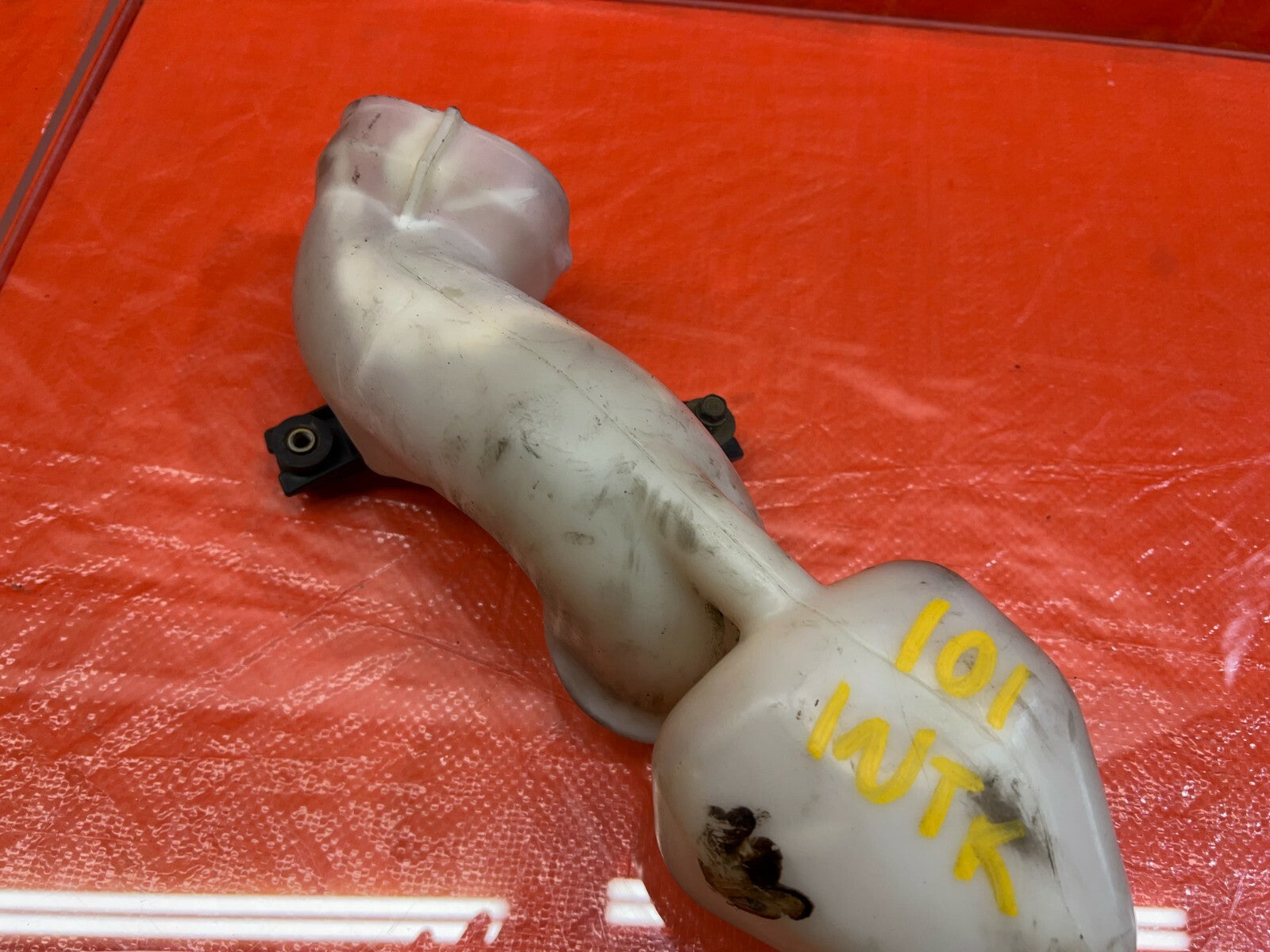 96 01 INTEGRA   GS LS RS GS R   B18B1 B18C1   AIR INTAKE TUBE B OEM FACTORY #1014