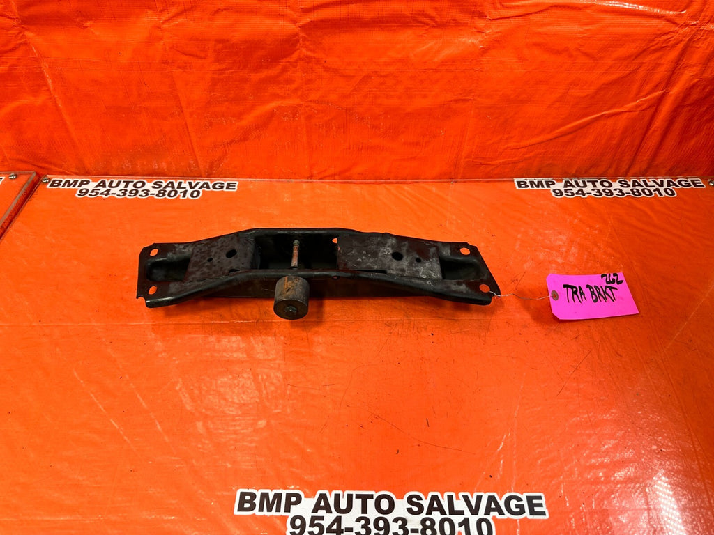 03 09 NISSAN 350Z   AUTOMATIC TRANSMISSION BRACKET   OEM FACTORY #2620
