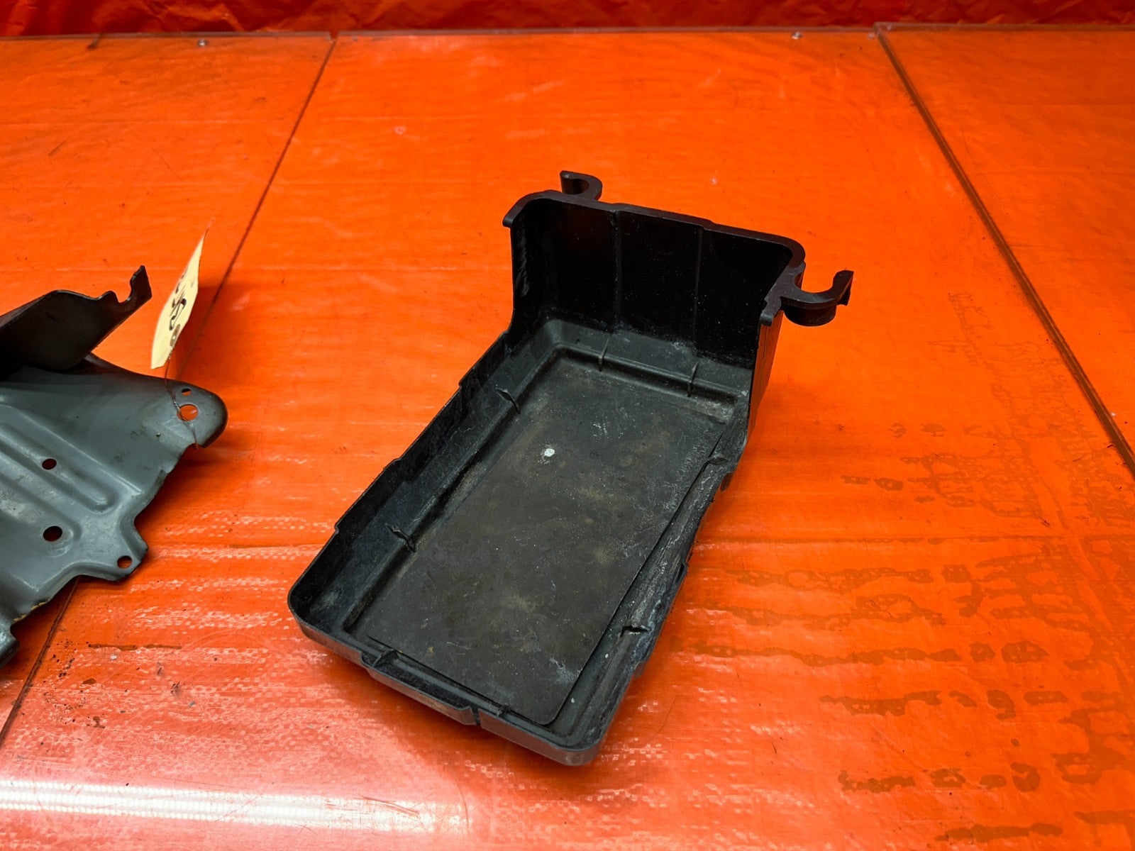 04 08 ACURA TSX 2.4L BATTERY TRAY BASE BRACKET TIE DOWN OEM #3308