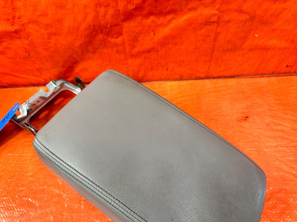 09 14 ACURA TSX   ARM REST / CENTER CONSOLE STORAGE COMPARTMENT   GRAY OEM #3214
