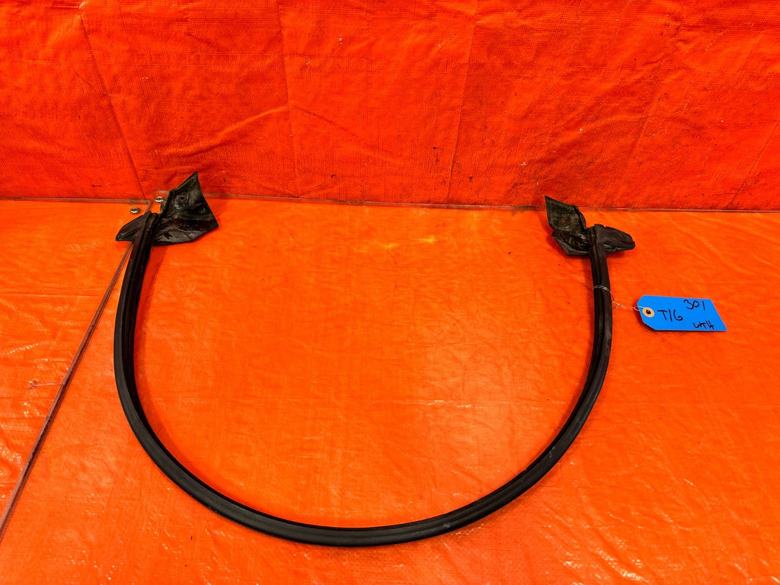 97 01 HONDA CR V CRV   REAR TRUNK WEATHER STRIP GASKET SEAL   OEM FACTORY #3010