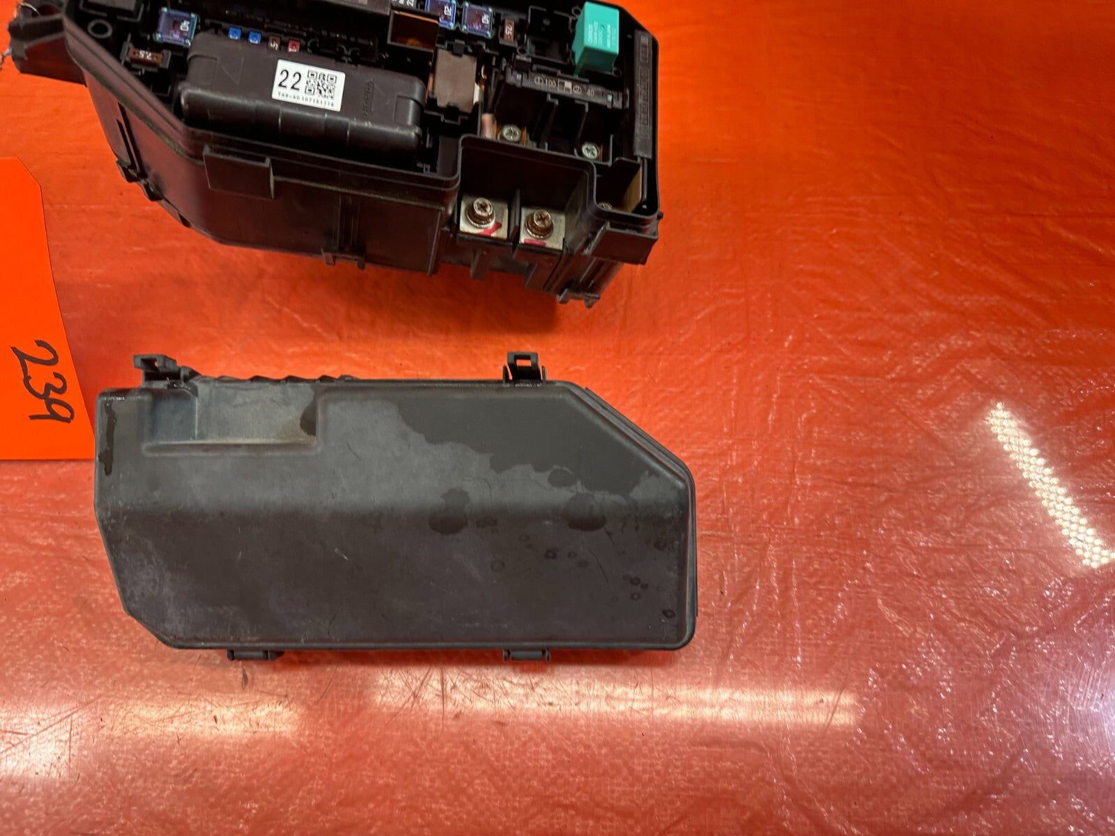 2012 12 HONDA ACCORD SEDAN 2.4L SE   EXTERIOR ENGINE BAY UNDER HOOD FUSE BOX 2392