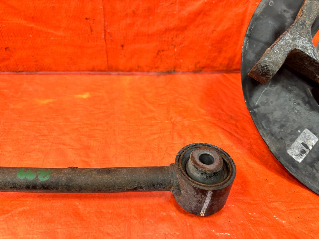 13 16 HYUNDAI GENESIS COUPE   DRIVER LEFT FRONT SPINDLE KNUCKLE AND ALL ARMS OEM13