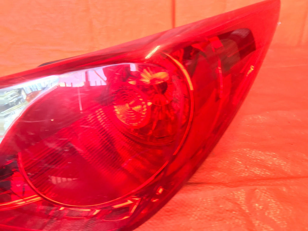 OEM 2012 2013 2014 HYUNDAI SONATA PASSENGER RIGHT OUTER TAIL LIGHT LAMP  .5