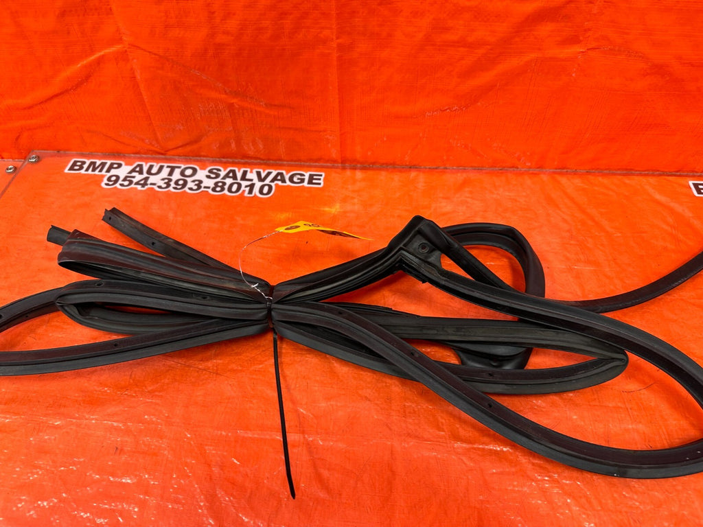 15 21 SUBARU WRX STI PASSENGER RIGHT REAR DOOR WEATHER STRIP RUBBER GASKET OEM6