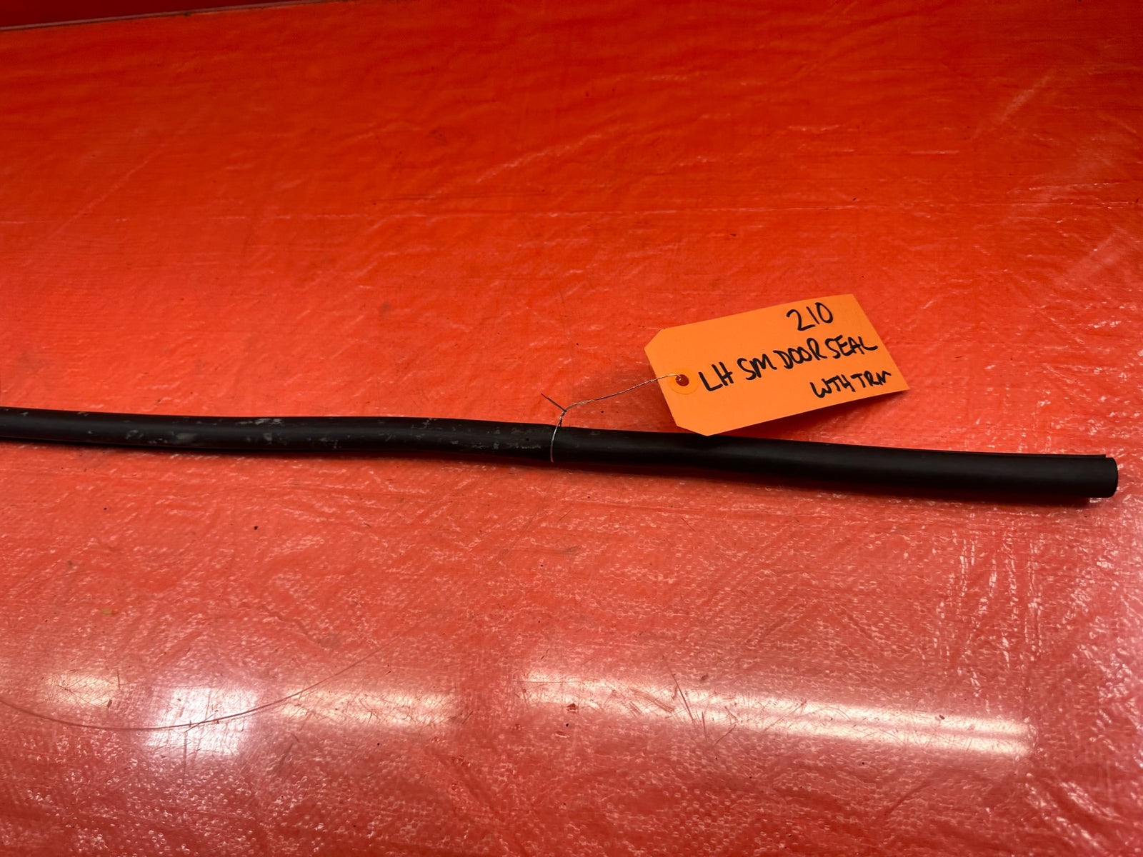 97 01 HONDA PRELUDE LEFT OR RIGHT FRONT LOWER DOOR WEATHER STRIP SEAL OEM #210 15