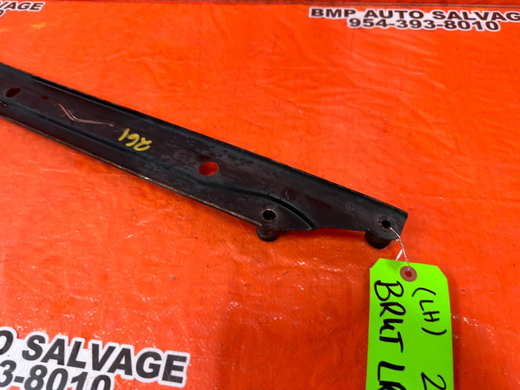 02 10 LEXUS SC430   DRIVER LEFT SUBFRAME BRACE EXTENSION ROD BRACKET   OEM #2615
