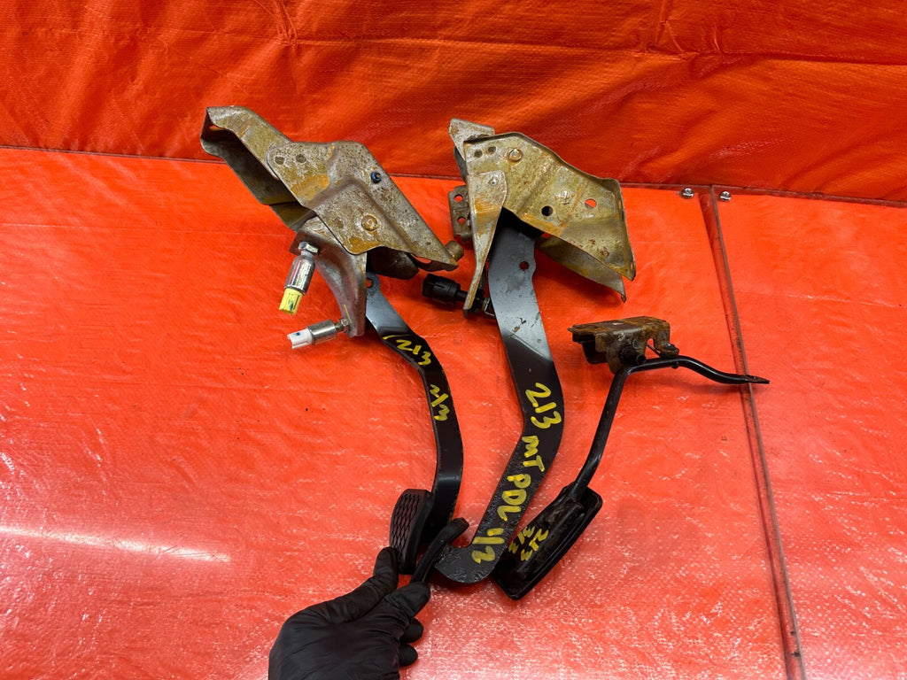 02 05 HONDA CIVIC SI EP3 HATCH   MANUAL PEDALS   GAS BRAKE CLUTCH   OEM #2139