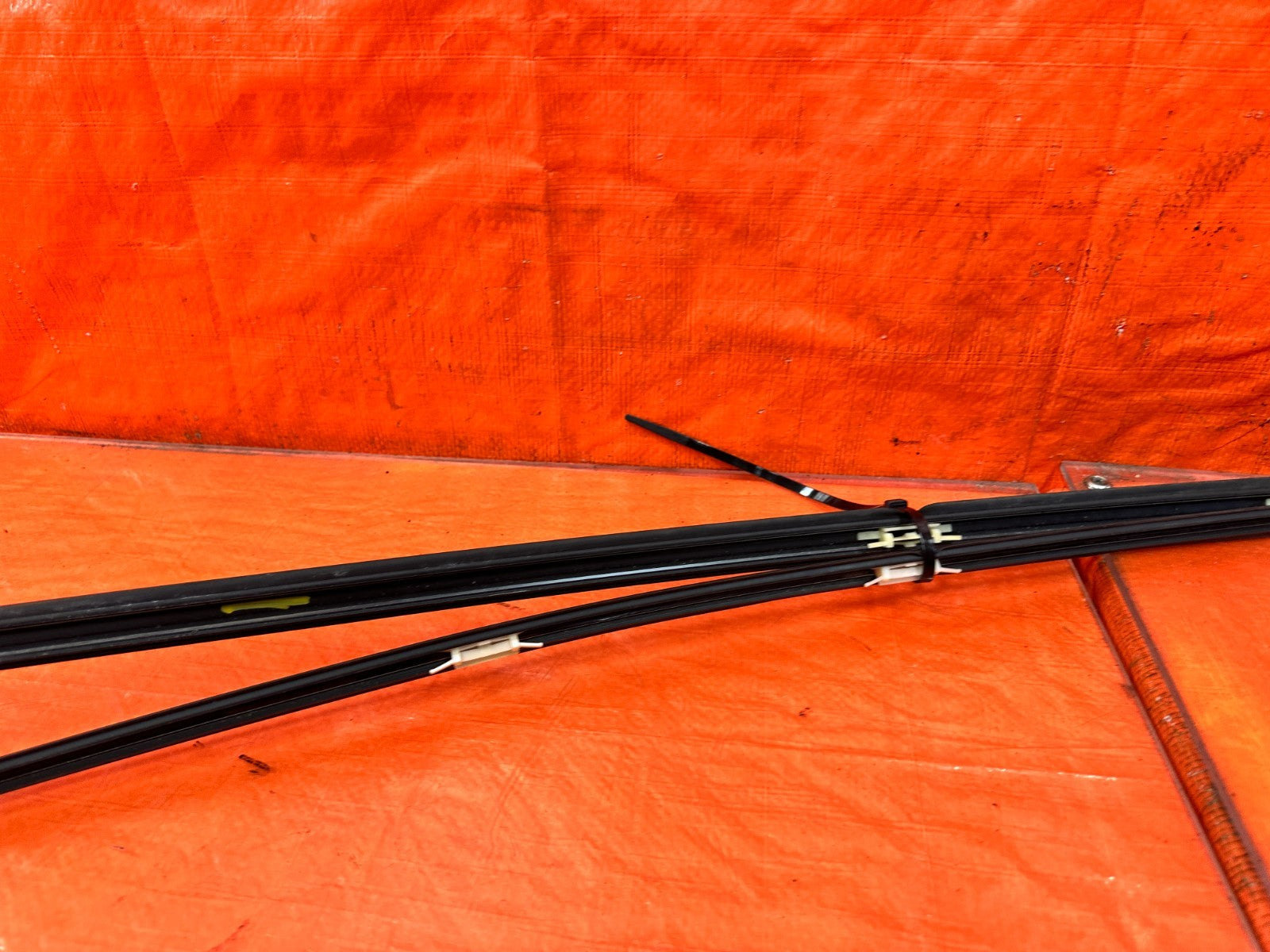 13 16 HYUNDAI GENESIS COUPE   ROOF TRIM WEATHER STRIP SET   LEFT & RIGHT OEM 31817