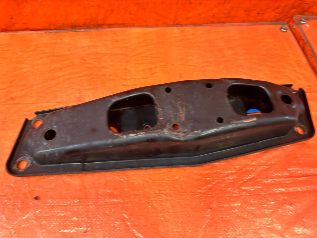 08 15 INFINITI G37 Q60 A/T LOWER TRANSMISSION MOUNT CROSSMEMBER BRACKET #3299