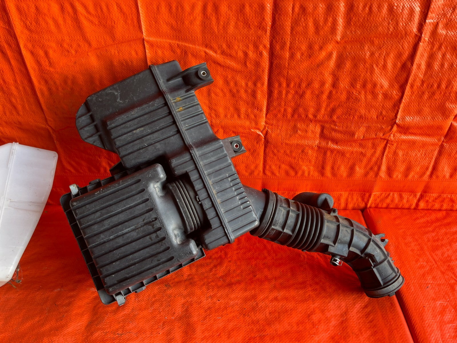 99 01 HONDA CR V CRV FACTORY AIR INTAKE SYSTEM ARM BOX FILTER RESONATOR OEM #673