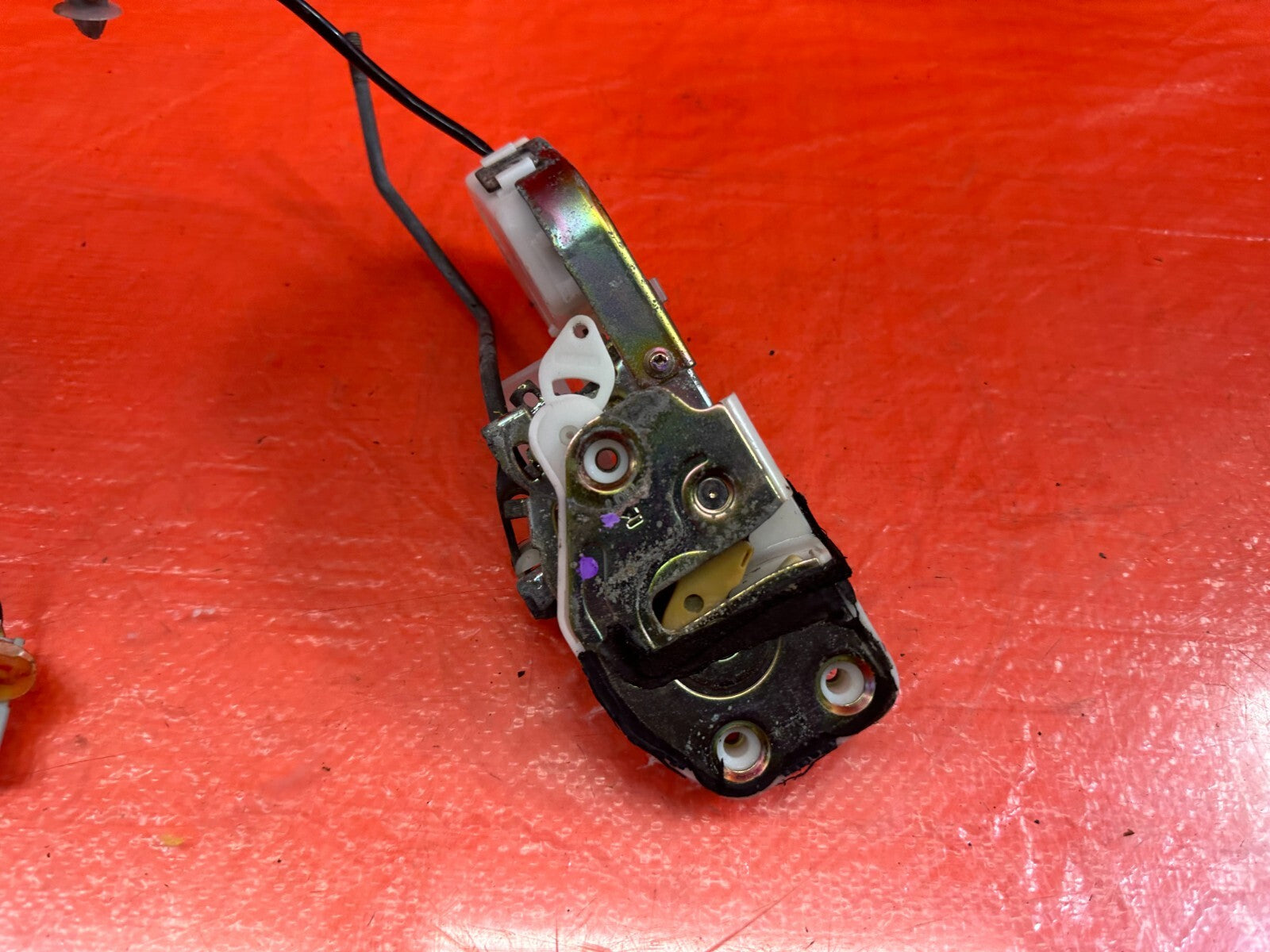 97 01 HONDA PRELUDE   PASSENGER RIGHT FRONT DOOR LOCK ACTUATOR   OEM #2106
