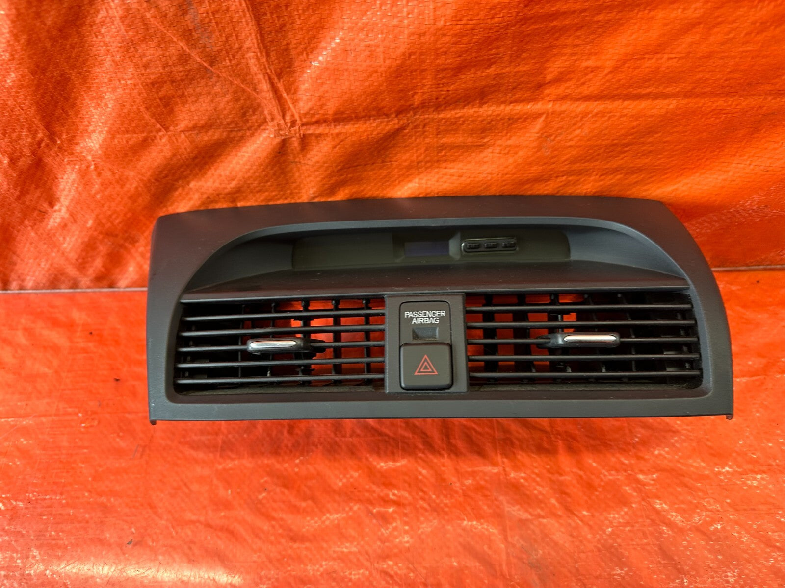 05 08 ACURA TL   CENTER DASH BOARD AIR CONDITIONING AC VENT W/ DISPLAY   OEM 2343