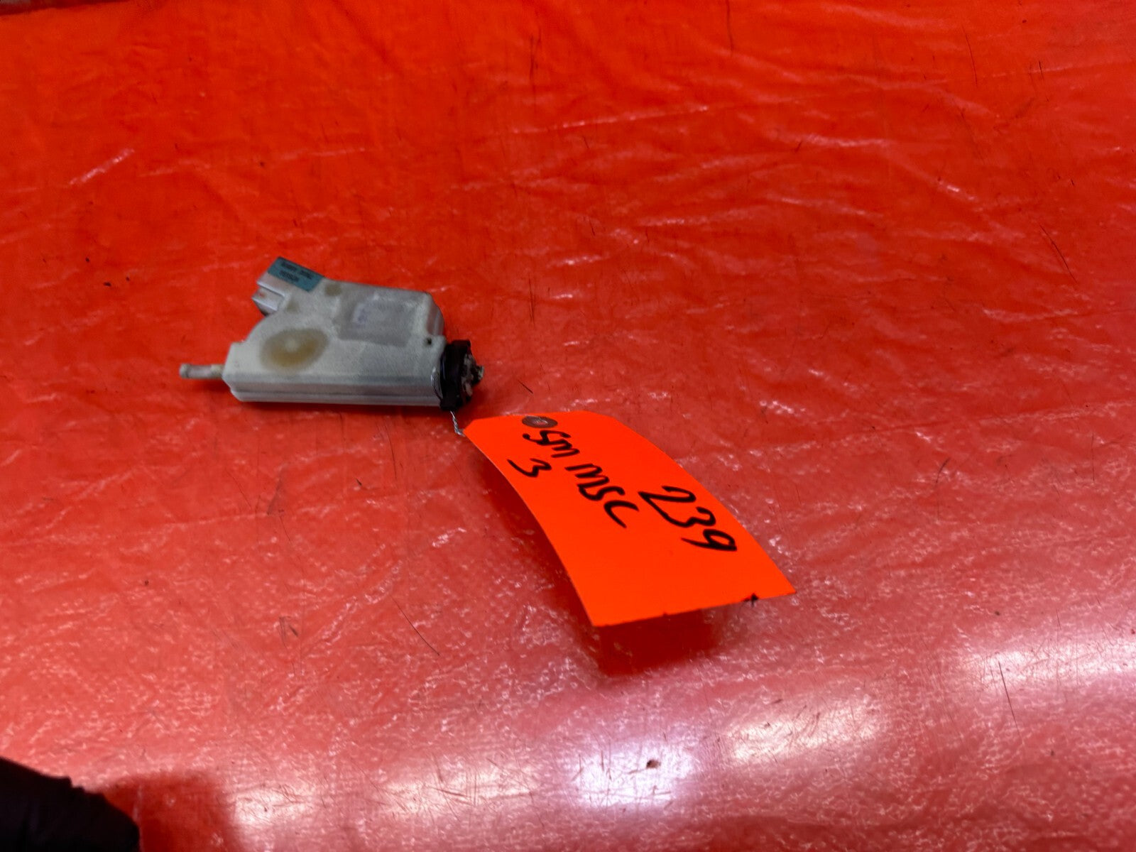 08 12 HONDA ACCORD SEDAN 2.4L   FUEL DOOR RELEASE ACTUATOR MOTOR   OEM #2394