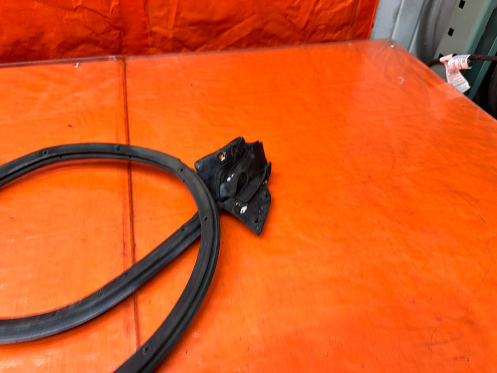 94-01 ACURA INTEGRA 4D RIGHT REAR PASSENGER DOOR WEATHER STRIP SEAL OEM #3414