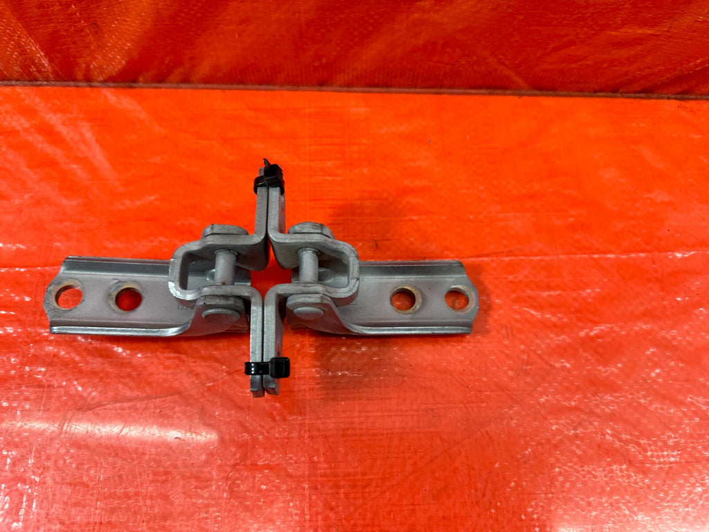 08 15 LANCER EVOLUTION X EVO 10   DOOR HINGE SET UPPER & LOWER LEFT FRONT 2145