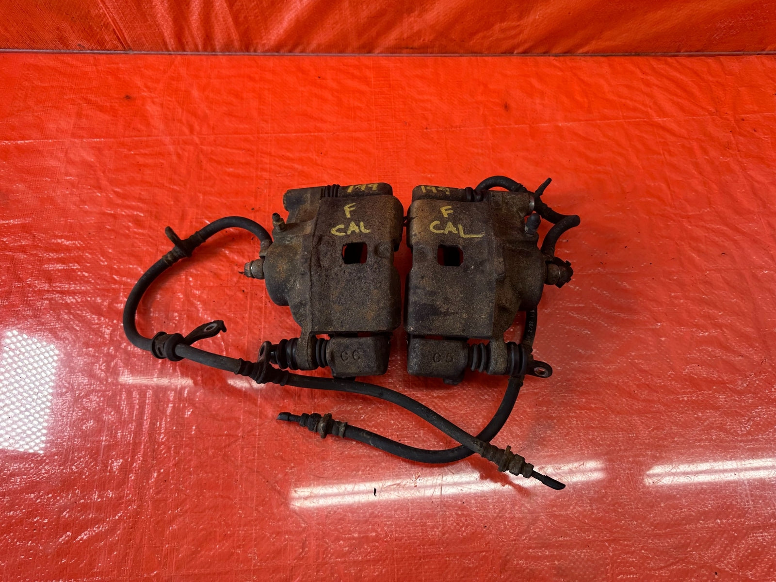 92 93 HONDA CIVIC HATCHBACK   FRONT BRAKE CALIPERS   LEFT RIGHT CALIPER OEM #1999