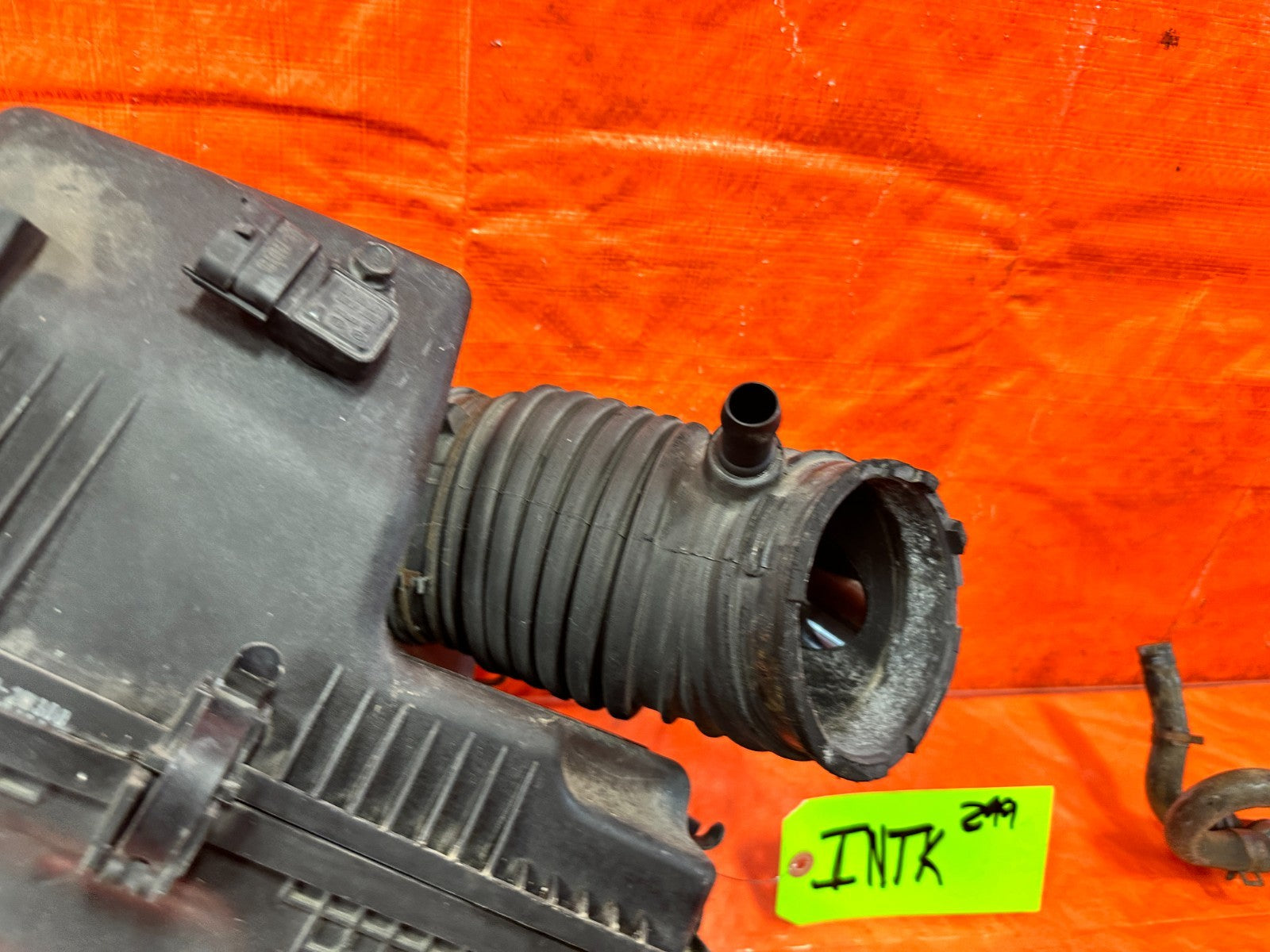 13 16 HYUNDAI GENESIS COUPE 3.8L   FACTORY INTAKE W/ ARM AIR BOX RESONATOR OEM2