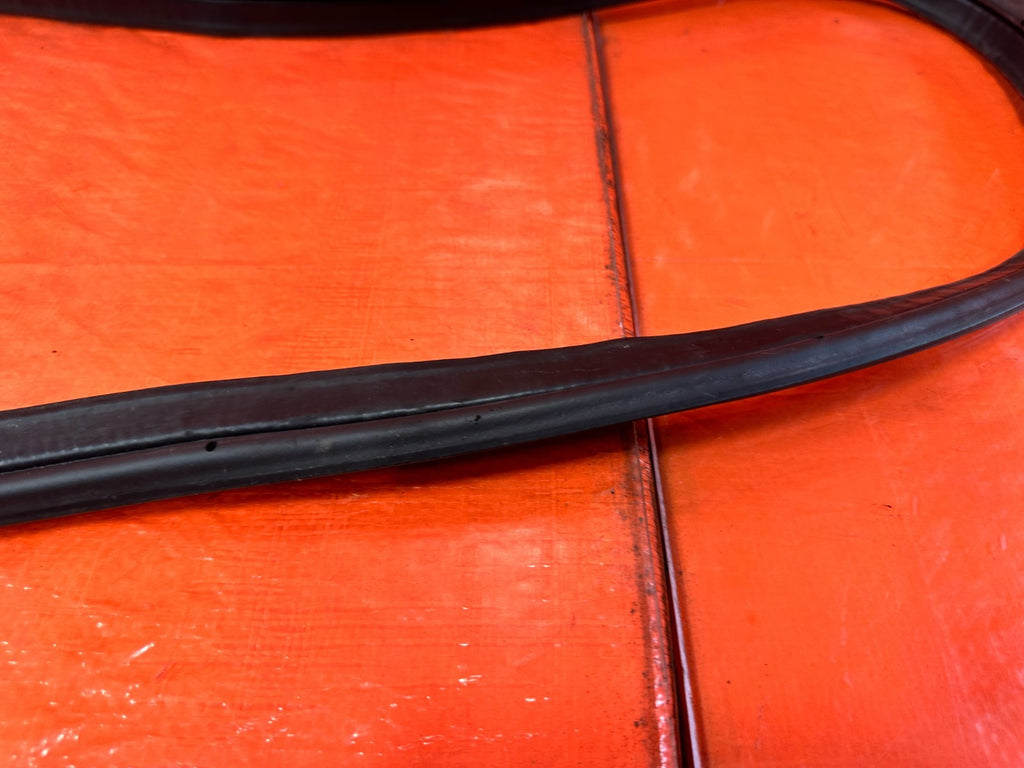 10 16 HYUNDAI GENESIS COUPE TRUNK WEATHER STRIP TRIM GASKET LINER LINING OEM 3023