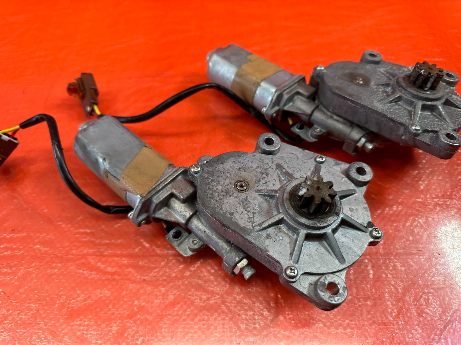 00 09 HONDA S2000   LEFT AND RIGHT SOFT TOP MOTORS   OEM FACTORY #19812