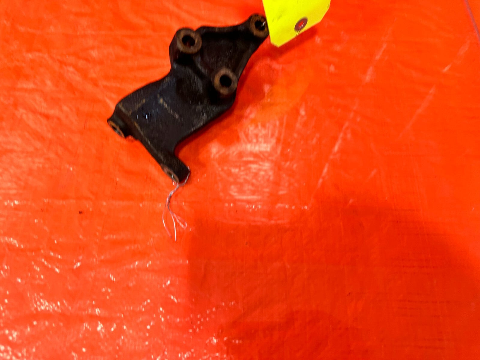 90 93 MAZDA MX 5 MIATA   POWER STEERING MOUNTING BRACKET   OEM FACTORY #2677