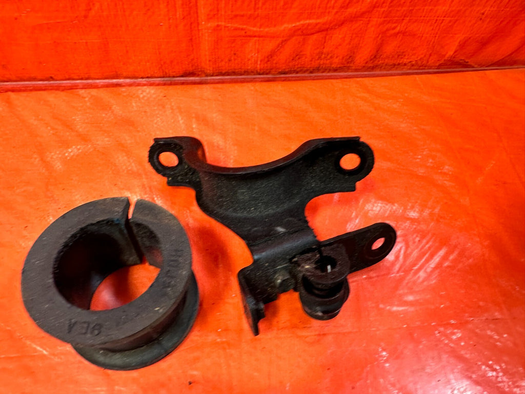 04 08 ACURA TSX   POWER STEERING RACK BRACKETS W/ BOLTS HARDWARE   OEM #2915